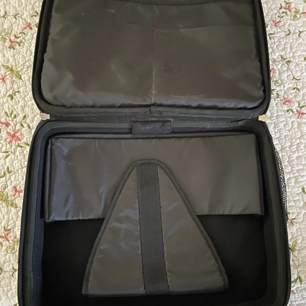 New Vintage Dell deluxe carrying case - model P9103